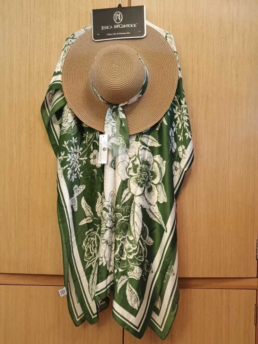 NWOT Jessica McClintock Green and Tan Floral Kimono with Matching Straw Hat